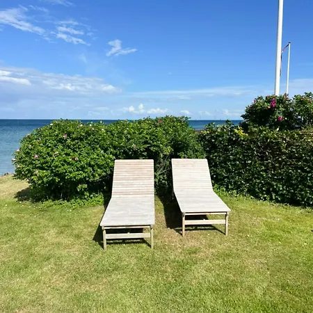 Charming Little Summer House Right By The Water Nyborg