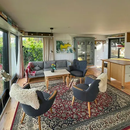 Charming Little Summer House Right By The Water * Nyborg